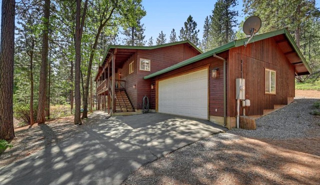 Great Cabin w AC I Firepit I Fireplace King bed