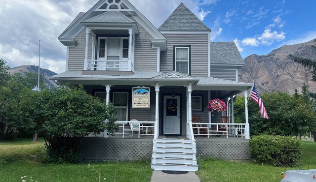 Greyhouse Inspirational Retreat - B&B Experience