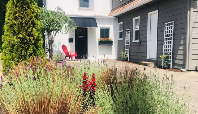 Half-Pint Farmhouse in Historic Downtown McMinnville