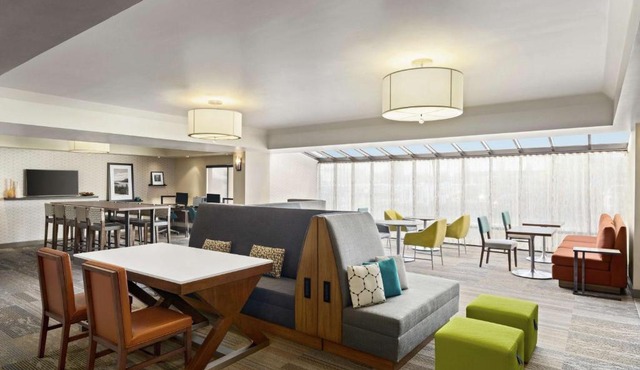 Hampton Inn Portland Airport