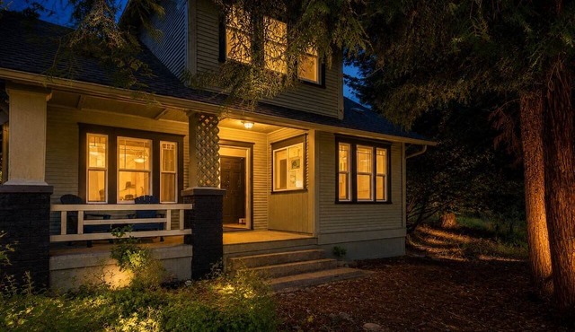 Hidden Forest Retreat | Sleeps 8 | Near JBLM