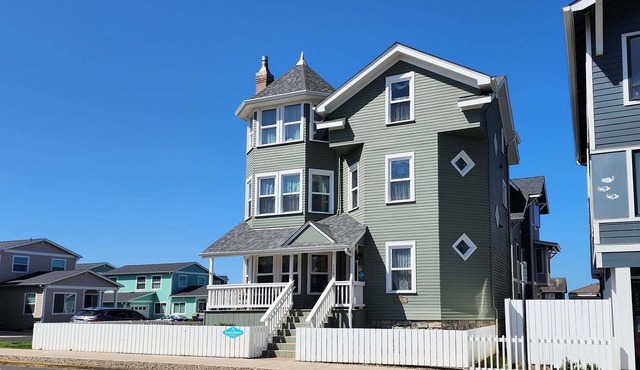 Historic Nye Beach! Victorian Escape Steps Away From The Beach! Endeavour House!