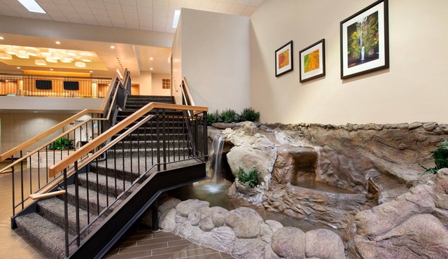 Holiday Inn Airport - Portland by IHG