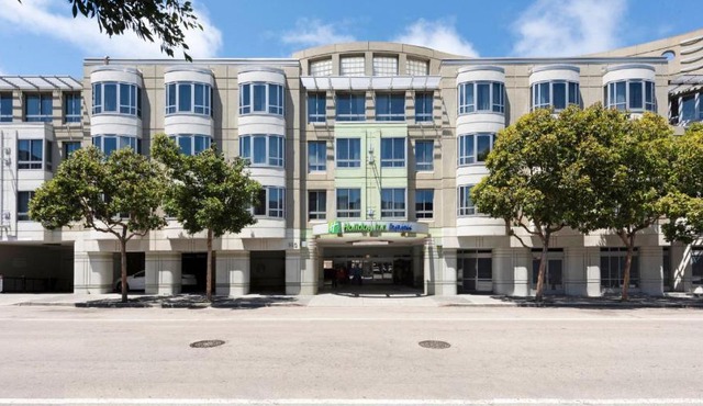 Holiday Inn Express Hotel & Suites Fisherman's Wharf by IHG
