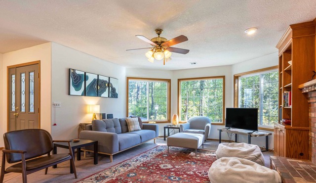 Hood River Valley Oasis!