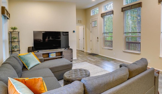 Hoodsport Vacation Rental w/Private Lake Access!