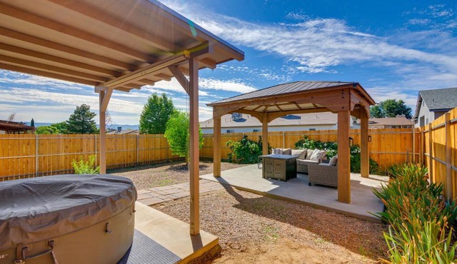 Hot Tub & Fire Pit: Prescott Valley Retreat!