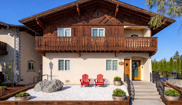 HotTub Sauna ColdPlunge| Luxury Downtown Townhouse