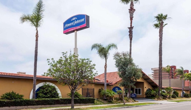 Howard Johnson by Wyndham National City/San Diego South