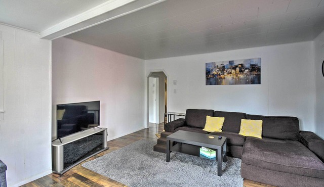 Inviting Bremerton Home Near Hiking & History