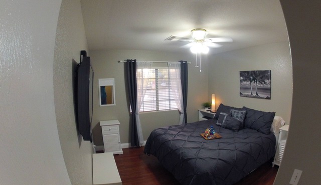 Island Rio ~ Lux. Priv. Bed/Bath ~ 10 Min Strip/LAS ~ Hi Tech ~ 50" WidesScreen