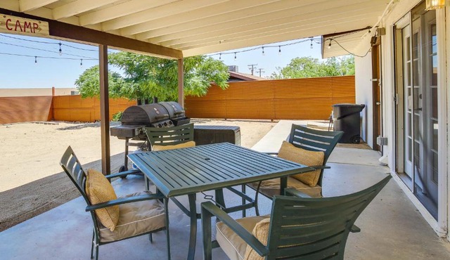 Joshua Tree Home w/Patio - 5 Mi to National Park!