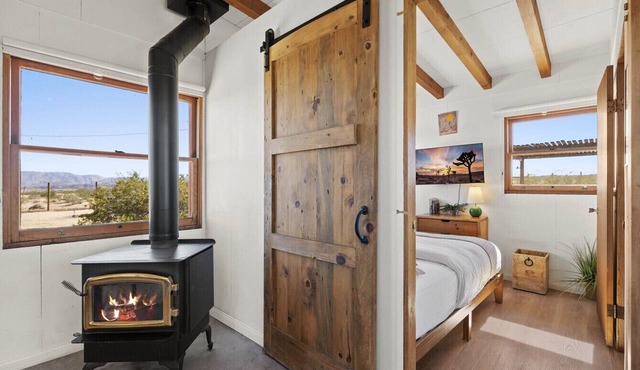 Joshua Tree | Hot Tub | Stargazing | Firepit