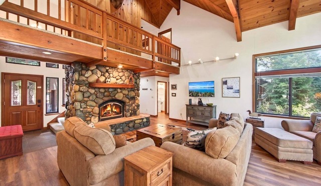 Keystone Lodge by Tahoe Getaways - 4BR near Downtown Truckee & Northstar!