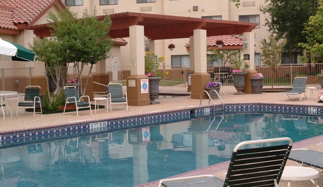 King Suite. Shared Pool & Hot Tub. Free Breakfast. Near Texas Tech University & University Medical Center.