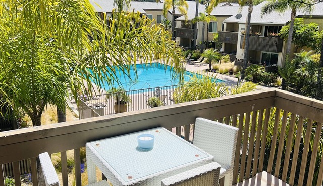 🌊💎 La Jolla 1 bedroom gem with sparkling pool-view & walkable village community…