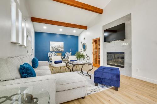 Lake Arrowhead Hideaway w/Deck & Hot Tub