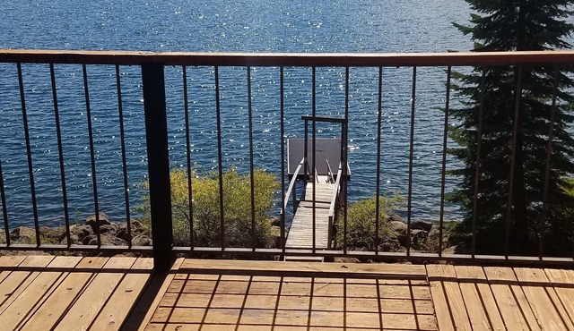 lake-front cabin, beautiful view!