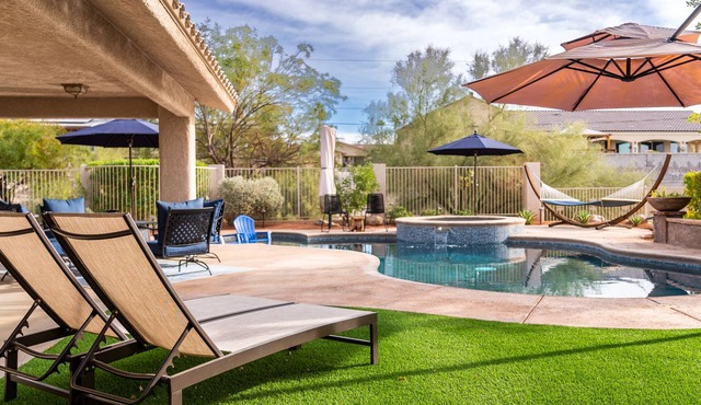 Lake View Tropical Oasis - Pool & Spa- RV Parking -AMAZING!