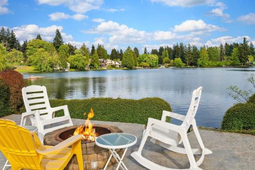 Lakefront cottage with AC