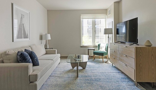 Landing | Beautiful 1BD, Rooftop Lounge, Gym