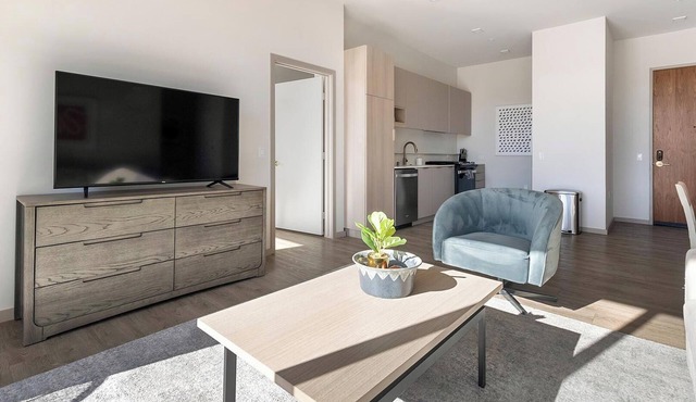 Landing | Chic 2BD, Pool, Gym