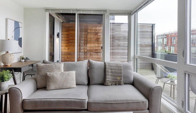 Landing | Incredible 1BD, Yoga Studio