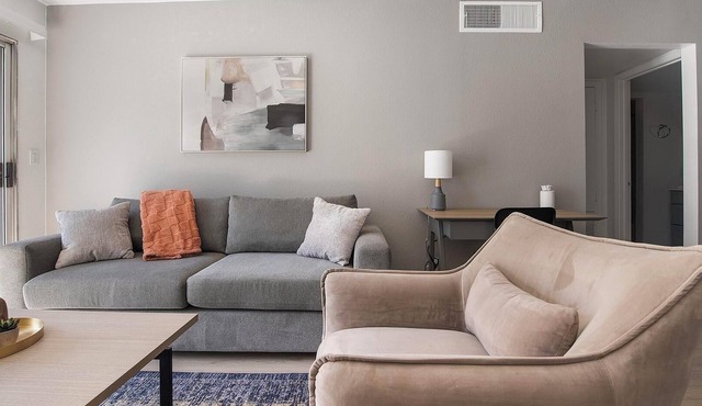 Landing | Modern 1BD, Courtyard