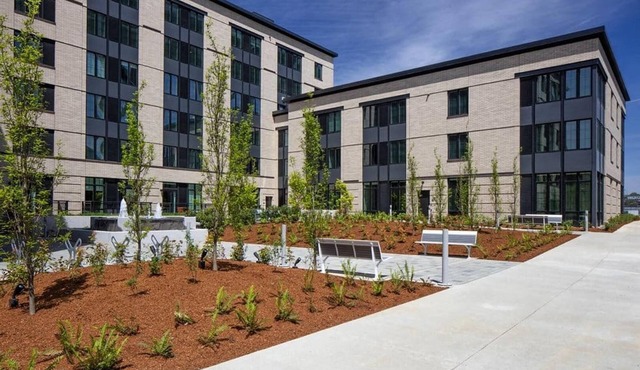 Landing | Stylish 1BD, Courtyard, Gym