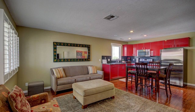 Las Palmas Resort Luxury Updated Condo | Great View | Fast Wifi | #321