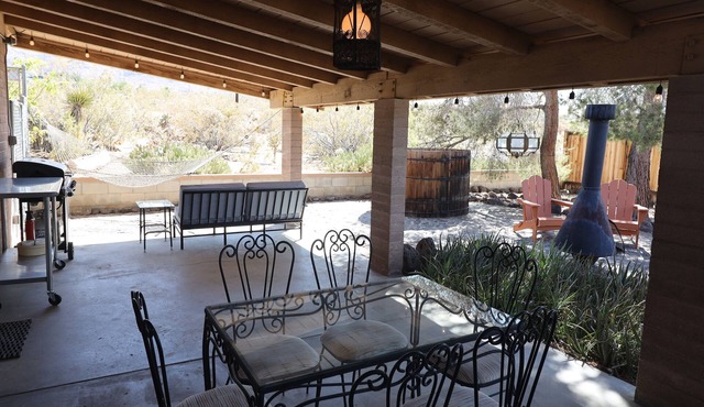 Lava House - Mid-Century Modern! Vintage Vibes & Modern Conveniences.