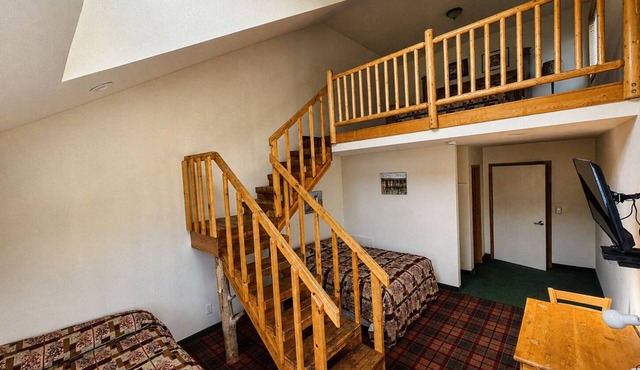 Loft Suite With Scenic Lake And Mountain Side Views