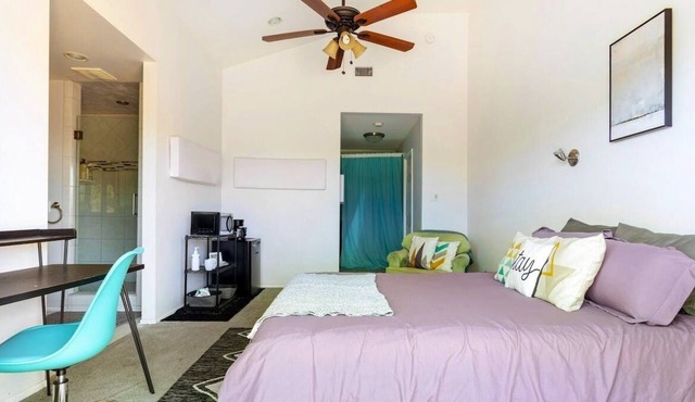 Loftium | Charming Suite, 15 Min Downtown, 10 Min to Trails!