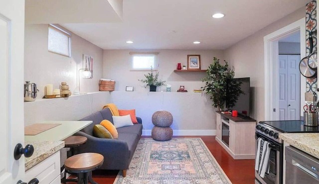Lovely 1 Bedroom Downstairs Apartment