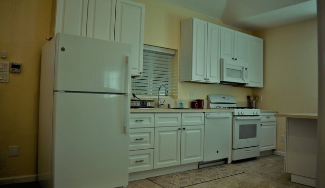 Low cost Luxury Brand New Private one Bedroom in Woodland Hills, CA