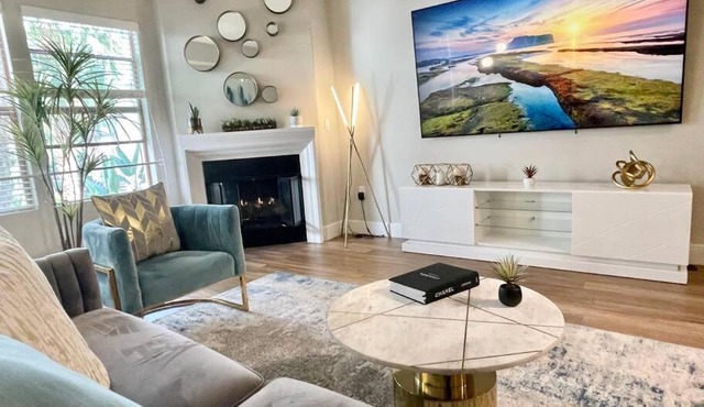 Lux One Bedroom Condo with Garden View