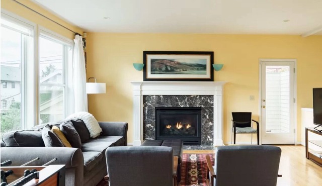 Luxurious home with great views in historic Queen Anne near Space needle