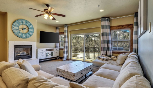 Luxurious Mountain Condo