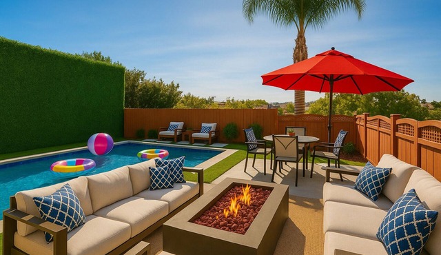 Luxury 5 Bedrooms with FREE Heated Pool & SPA, Arcades, and Central Location