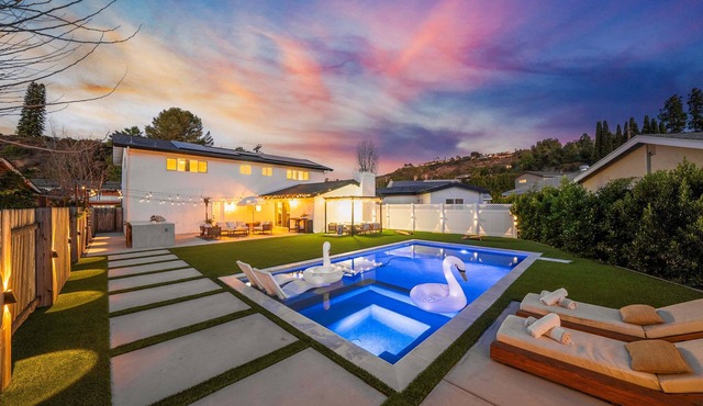 Luxury 5BR SD Escape Pool, Hot Tub, Gym and Game Room