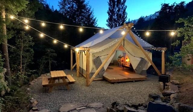 Luxury Glamping Tent for Oregon Getaway- Woodsman, Idleyld Park, OR