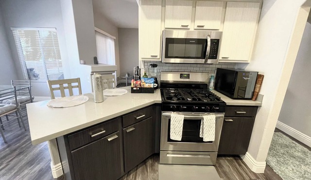 Luxury Plus: Fifty Shades of Vegas. Cozy, Clean, and Stylish. 1bed,1bath.