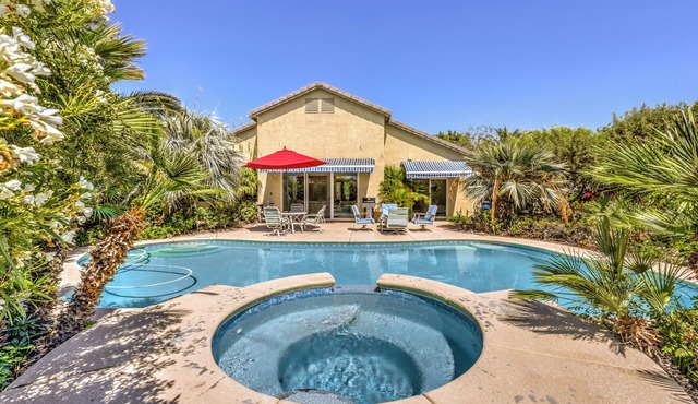Magical Getaway: Garden Oasis & Pool, Golfing, Hiking,Special Discounts.