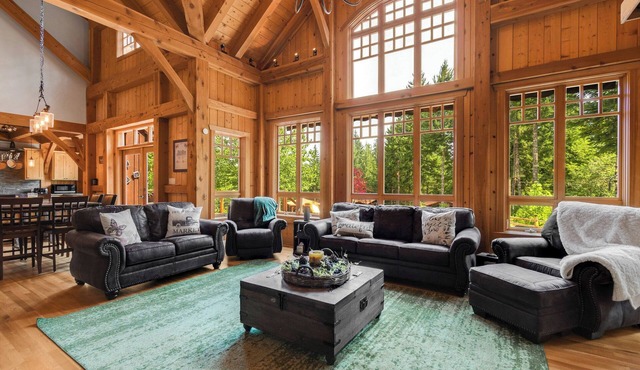Maple Hill Lodge - Stevenson Retreat, Hot Tub, AC, Amazing Recreation Area!