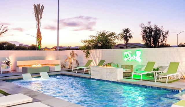 Margaritaville | Pickleball, Pool+Spa, GameRoom, BBQ, FirePits!