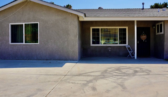 Marvelous 4-bedroom house for large group or family 7 beds