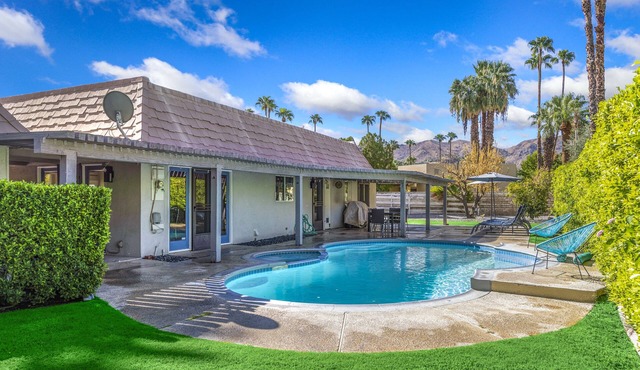 Marvelous, Dog/Family-Friendly House w/Private Grill, Outdoor Pool, Attached Spa