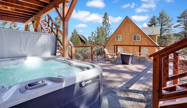 Meadow View Cabin- Hot Tub- Games- Relaxing Bear City Retreat