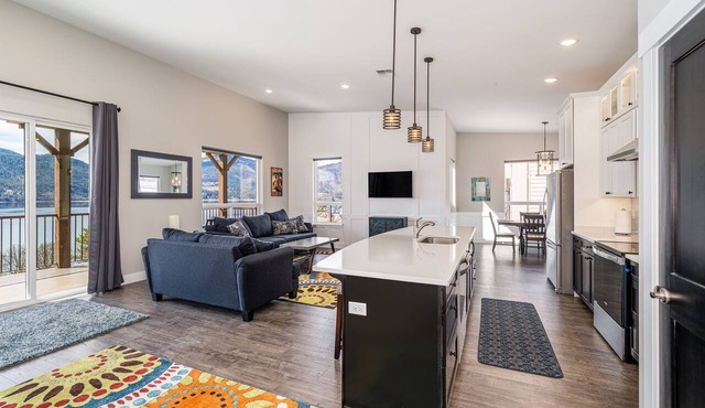 Memorable Lake and Mountain Views Luxury Penthouse