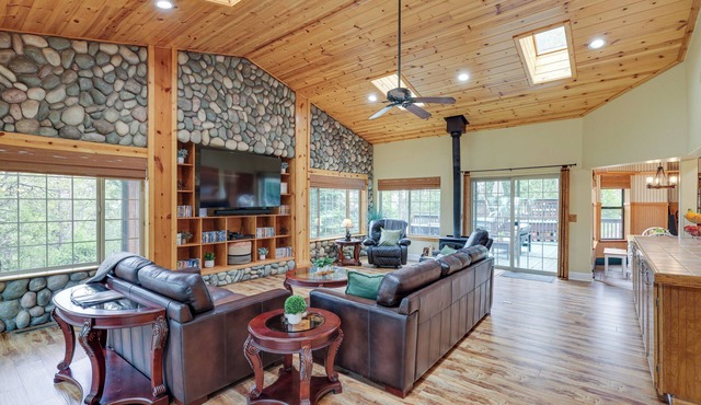Mi-Wuk Village Vacation Rental w/Multi-Level Deck